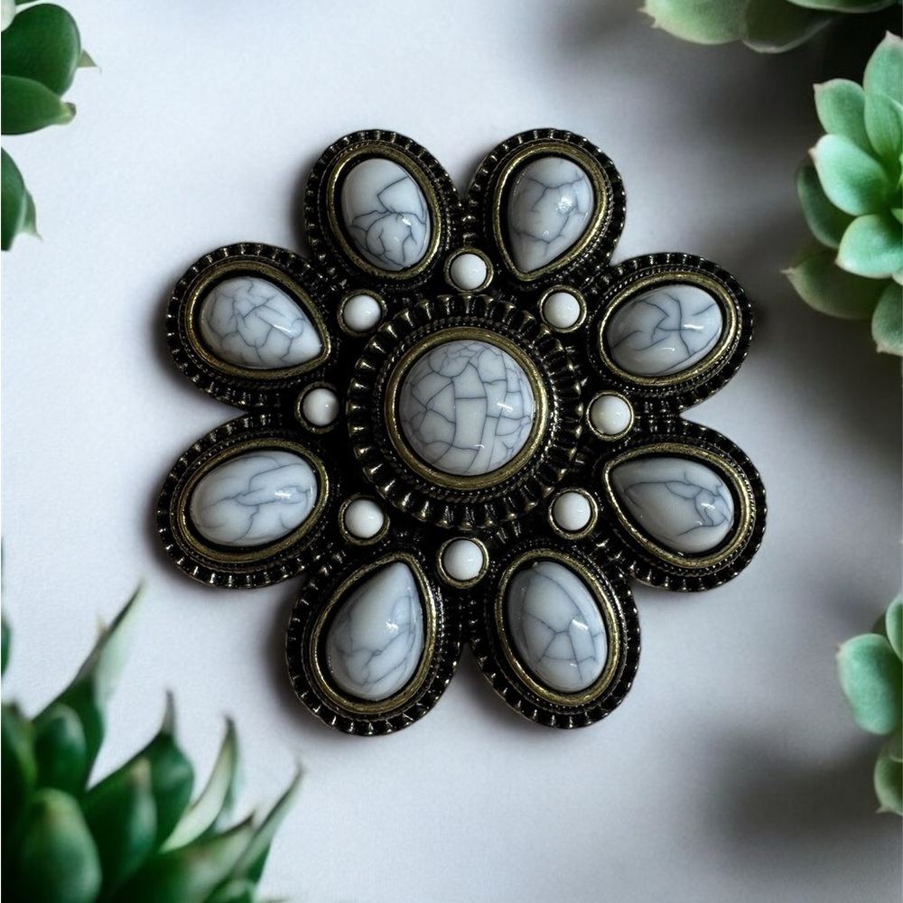 Premier Designs Elegant Black and White Floral Brooch Pendant NEW